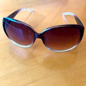Beautiful boutique fashion sunglasses NWOT